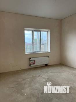 Дом 93м&sup2;, 2-этажный, участок 4 сот.  