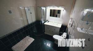 Дом 424м&sup2;, 2-этажный, участок 2 сот.  