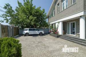 Дом 213м&sup2;, 2-этажный, участок 4 сот.  