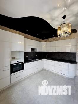 Дом 185м&sup2;, 2-этажный, участок 6 сот.  