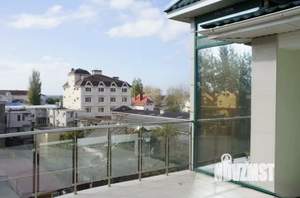 Дом 529м&sup2;, 2-этажный, участок 4 сот.  