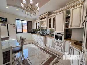 Дом 225м&sup2;, 2-этажный, участок 4 сот.  