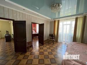 Дом 556м&sup2;, 2-этажный, участок 6 сот.  