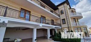 Дом 738м&sup2;, 3-этажный, участок 10 сот.  