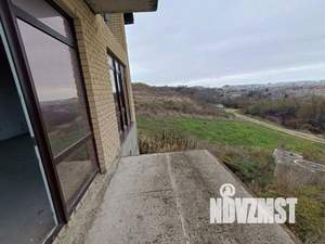 Дом 303м&sup2;, 3-этажный, участок 7 сот.  