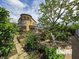 Дом 379м&sup2;, 2-этажный, участок 8 сот.  