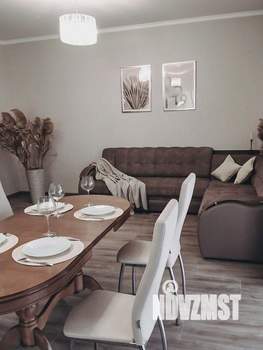 Дом 100м&sup2;, 2-этажный, участок 6 сот.  