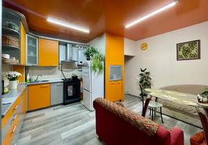 Дом 100м², 3-этажный, участок 1 сот.  