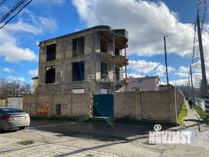 Дом 210м&sup2;, 3-этажный, участок 3 сот.  