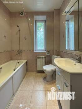 Дом 357м&sup2;, 3-этажный, участок 7 сот.  