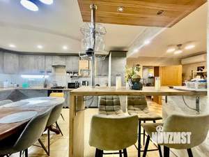 Дом 301м&sup2;, 3-этажный, участок 8 сот.  