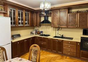 Дом 250м&sup2;, 2-этажный, участок 4 сот.  