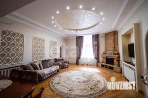 Дом 387м&sup2;, 3-этажный, участок 7 сот.  