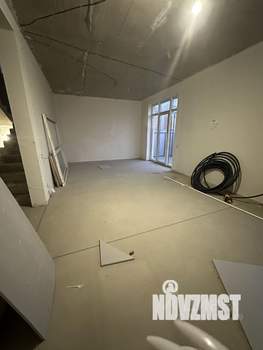 Дом 160м&sup2;, 2-этажный, участок 4 сот.  