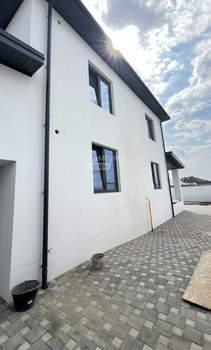 Дом 233м&sup2;, 2-этажный, участок 8 сот.  