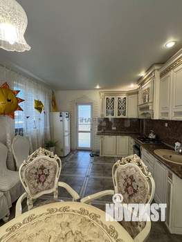 Дом 100м&sup2;, 2-этажный, участок 4 сот.  