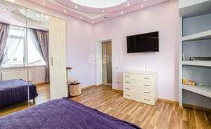 Дом 328м&sup2;, 3-этажный, участок 10 сот.  