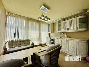 Дом 320м², 2-этажный, участок 6 сот.  
