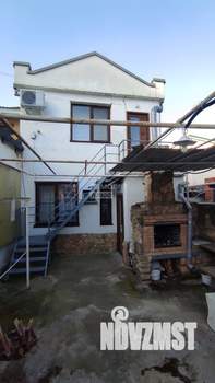 Дом 100м&sup2;, 2-этажный, участок 2 сот.  