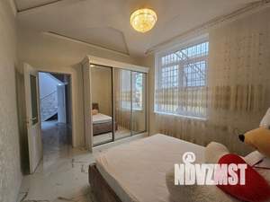 Дом 180м&sup2;, 2-этажный, участок 3 сот.  