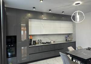 Дом 166м², 2-этажный, участок 10 сот.  