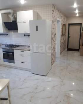 Дом 272м&sup2;, 3-этажный, участок 3 сот.  