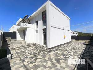 Дом 183м&sup2;, 2-этажный, участок 4 сот.  