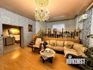 Дом 340м², 3-этажный, участок 10 сот.  
