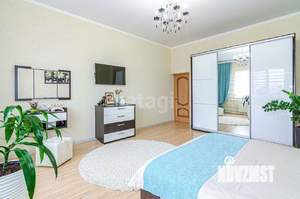 Дом 206м², 2-этажный, участок 5 сот.  