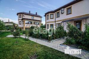 Дом 242м&sup2;, 3-этажный, участок 10 сот.  