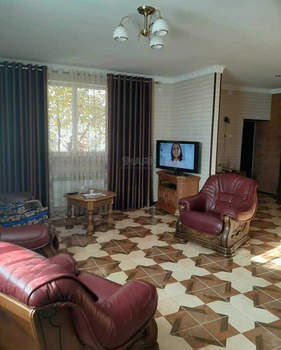 Дом 373м&sup2;, 2-этажный, участок 10 сот.  