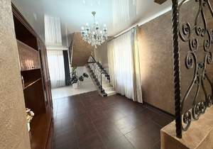 Дом 191м&sup2;, 2-этажный, участок 4 сот.  