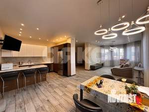 Дом 400м², 2-этажный, участок 6 сот.  