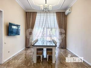 Дом 387м&sup2;, 2-этажный, участок 6 сот.  