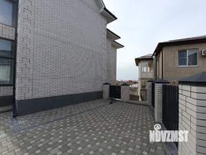 Дом 303м², 2-этажный, участок 4 сот.  