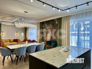 Дом 667м&sup2;, 3-этажный, участок 8 сот.  