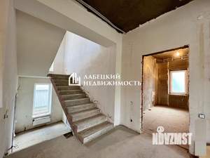 Дом 350м&sup2;, 3-этажный, участок 10 сот.  