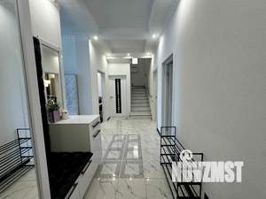 Дом 170м&sup2;, 2-этажный, участок 4 сот.  