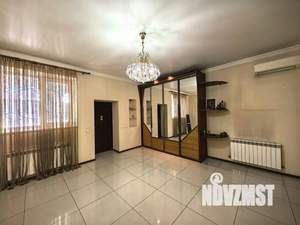 Дом 249м&sup2;, 2-этажный, участок 3 сот.  