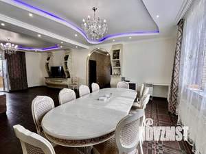 Дом 347м², 2-этажный, участок 4 сот.  