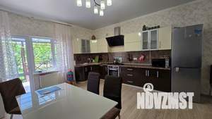 Дом 170м², 2-этажный, участок 4 сот.  