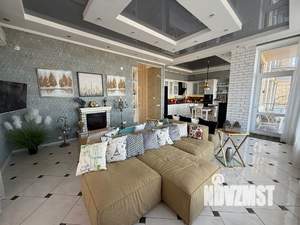 Дом 221м², 2-этажный, участок 7 сот.  