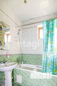 Дом 220м&sup2;, 2-этажный, участок 7 сот.  