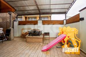 Дом 295м&sup2;, 2-этажный, участок 5 сот.  