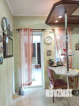 Дом 373м&sup2;, 2-этажный, участок 6 сот.  