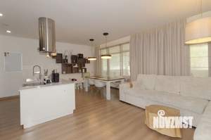 Дом 213м&sup2;, 2-этажный, участок 4 сот.  