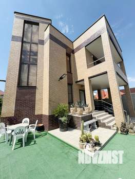 Коттедж 330м&sup2;, 3-этажный, участок 6 сот.  