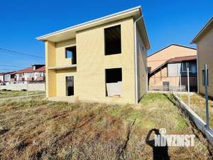 Дом 180м&sup2;, 2-этажный, участок 3 сот.  