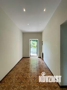 Коттедж 357м&sup2;, 3-этажный, участок 7 сот.  