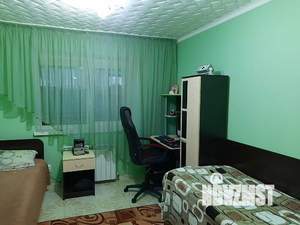 Дом 230м&sup2;, 2-этажный, участок 4 сот.  